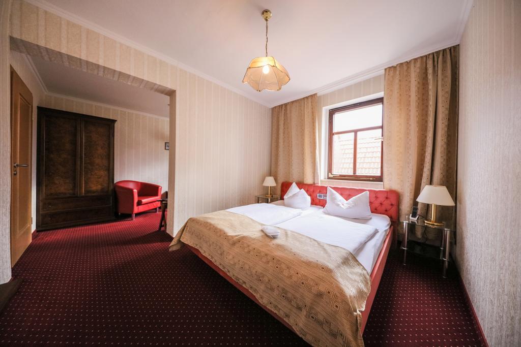 Hotel Zur Traube Freyburg Exteriér fotografie